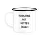 Schulkind mit Gottes Segen:
Weiße Kindertasse mit christlichem Einschulungsdesign „Schulkind mit Gottes Segen“ in schwarzer Pixel-Schrift auf weißem Hintergrund.