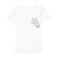 christliches T-Shirt mit einem Frauen-Schnitt in weiß aus 100 % Bio-Baumwolle "Wir lieben weil Gott uns zuerst geliebt hat" rechts auf der Brust. Erhältlich in den Größen XS bis XXL
