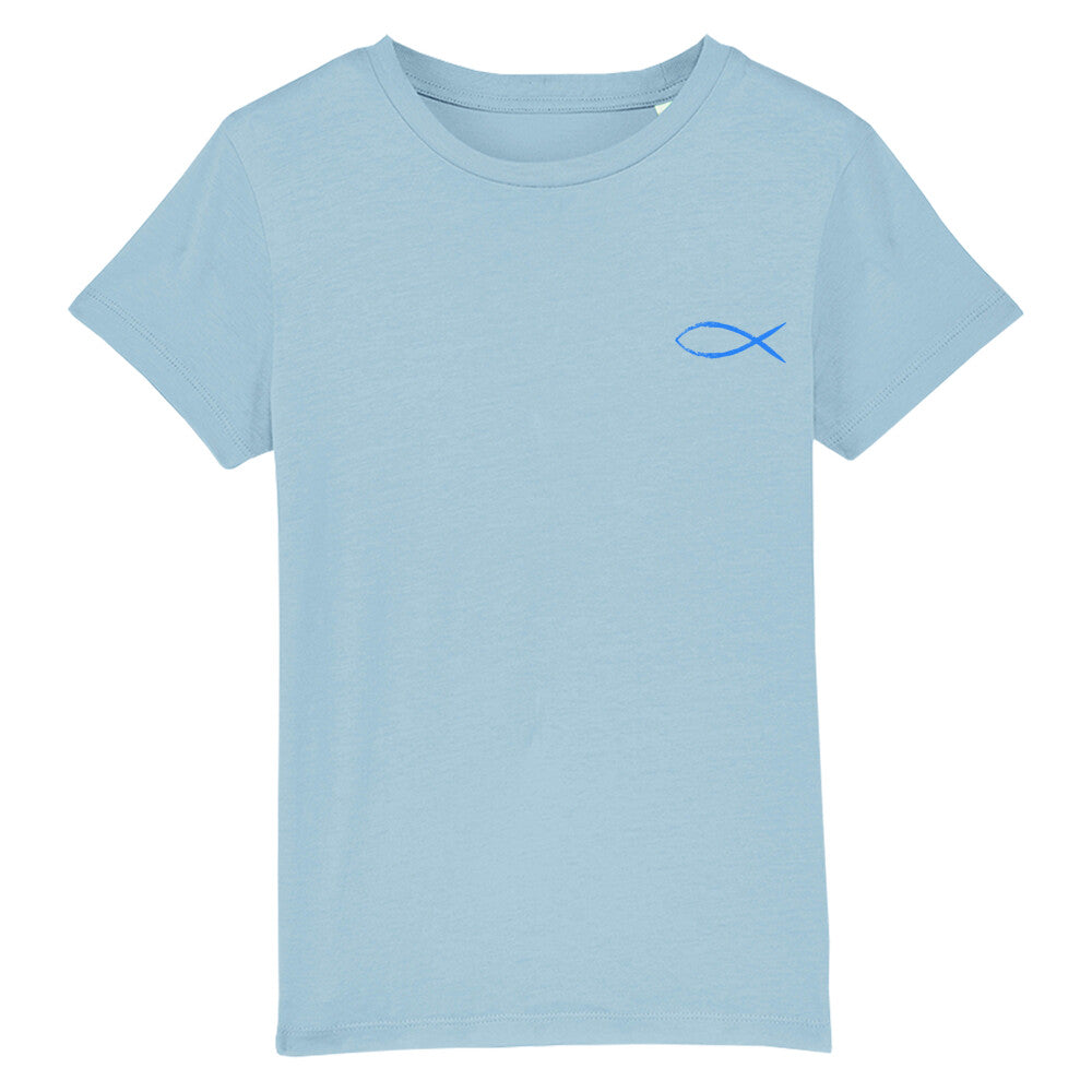 christliches T-Shirt für Kinder mit einem Unisex-Schnitt in hellblau aus 100 % Bio-Baumwolle auf der Vorderseite mit einem blauen Fisch rechts auf der Brust. Erhältlich in den Größen 98/104 bis 152/164