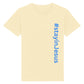christliches T-Shirt für Kinder mit einem Unisex-Schnitt in hellgelb aus 100 % Bio-Baumwolle senkrecht auf der rechten Seite steht "#stay in Jesus". Erhältlich in den Größen 98/104 bis 152/164