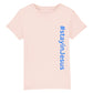 christliches T-Shirt für Kinder mit einem Unisex-Schnitt in pink aus 100 % Bio-Baumwolle senkrecht auf der rechten Seite steht "#stay in Jesus". Erhältlich in den Größen 98/104 bis 152/164