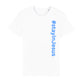 christliches T-Shirt mit einem Unisex-Schnitt in weiß aus 100 % Bio-Baumwolle senkrecht an der Seite steht #stay in Jesus Erhältlich in den Größen S bis XXL