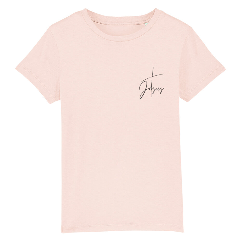 christliches T-Shirt für Kinder mit einem Unisex-Schnitt in pink aus 100 % Bio-Baumwolle rechts auf der Brust ein Kreuz und der Name Jesus. Erhältlich in den Größen 98/104 bis 152/164