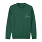christliches Sweatshirt mit einem Unisex-Schnitt in dunkelgrün aus Bio-Baumwolle mit einem Kreuz und dem Schriftzug Jesus minimalistisch rechts auf der Brust. Erhältlich in den Größen XS bis XXL