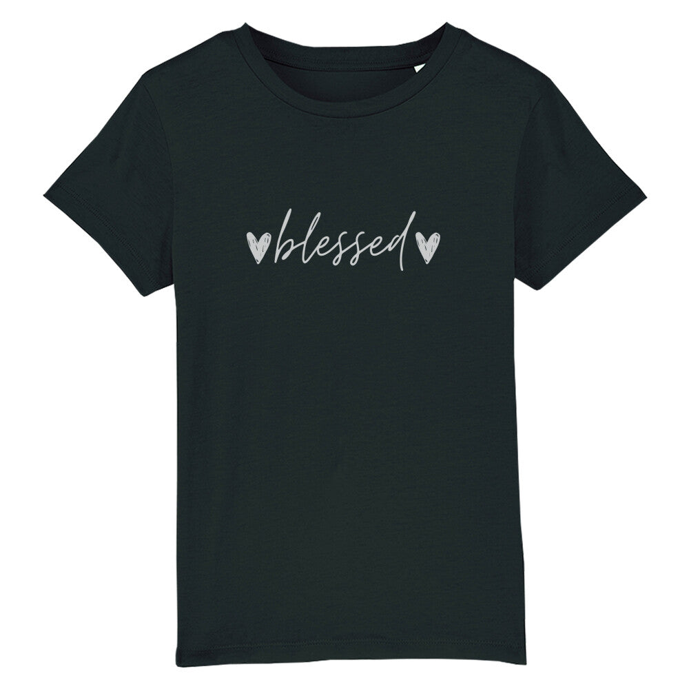 christliches T-Shirt für Kinder mit einem Unisex-Schnitt in schwarz aus 100 % Bio-Baumwolle mittig auf der Brust "blessed". Erhältlich in den Größen 98/104 bis 152/164