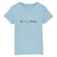 christliches T-Shirt für Kinder mit einem Unisex-Schnitt in hellblau aus 100 % Bio-Baumwolle mittig auf der Brust "#Jesus first". Erhältlich in den Größen 98/104 bis 152/164