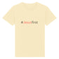 christliches T-Shirt für Kinder mit einem Unisex-Schnitt in hellgelb aus 100 % Bio-Baumwolle mittig auf der Brust "#Jesus first". Erhältlich in den Größen 98/104 bis 152/164