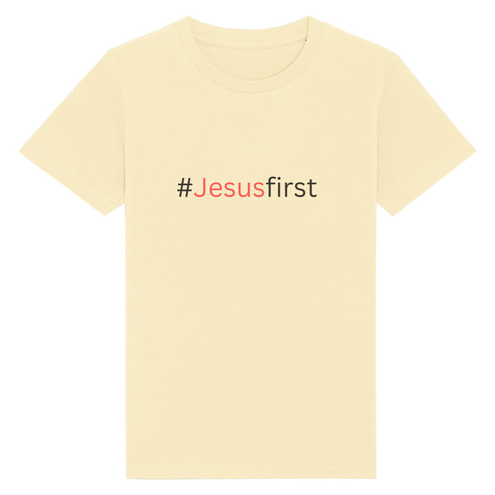 christliches T-Shirt für Kinder mit einem Unisex-Schnitt in hellgelb aus 100 % Bio-Baumwolle mittig auf der Brust "#Jesus first". Erhältlich in den Größen 98/104 bis 152/164