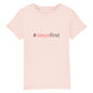 christliches T-Shirt für Kinder mit einem Unisex-Schnitt in pink aus 100 % Bio-Baumwolle mittig auf der Brust "#Jesus first". Erhältlich in den Größen 98/104 bis 152/164