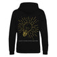 christlicher Hoodie mit einem Unisex-Schnitt in schwarz aus Bio-Baumwolle auf der Rückseite ist eine gelbe leuchtende Glühlampe und der Text " ...sondern er wird das Licht des Lebens haben." . Erhältlich in den Größen XS bis XXL