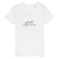 christliches T-Shirt für Kinder mit einem Unisex-Schnitt in weiß aus 100 % Bio-Baumwolle mittig auf der Brust "geliebt" und darunter Blümchen. Erhältlich in den Größen 98/104 bis 152/164