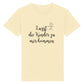 christliches T-Shirt für Kinder mit einem Unisex-Schnitt in hellgelb aus 100 % Bio-Baumwolle mittig auf der Brust "Lasst die Kinder zu mir kommen" mit einem Kind. Erhältlich in den Größen 98/104 bis 152/164