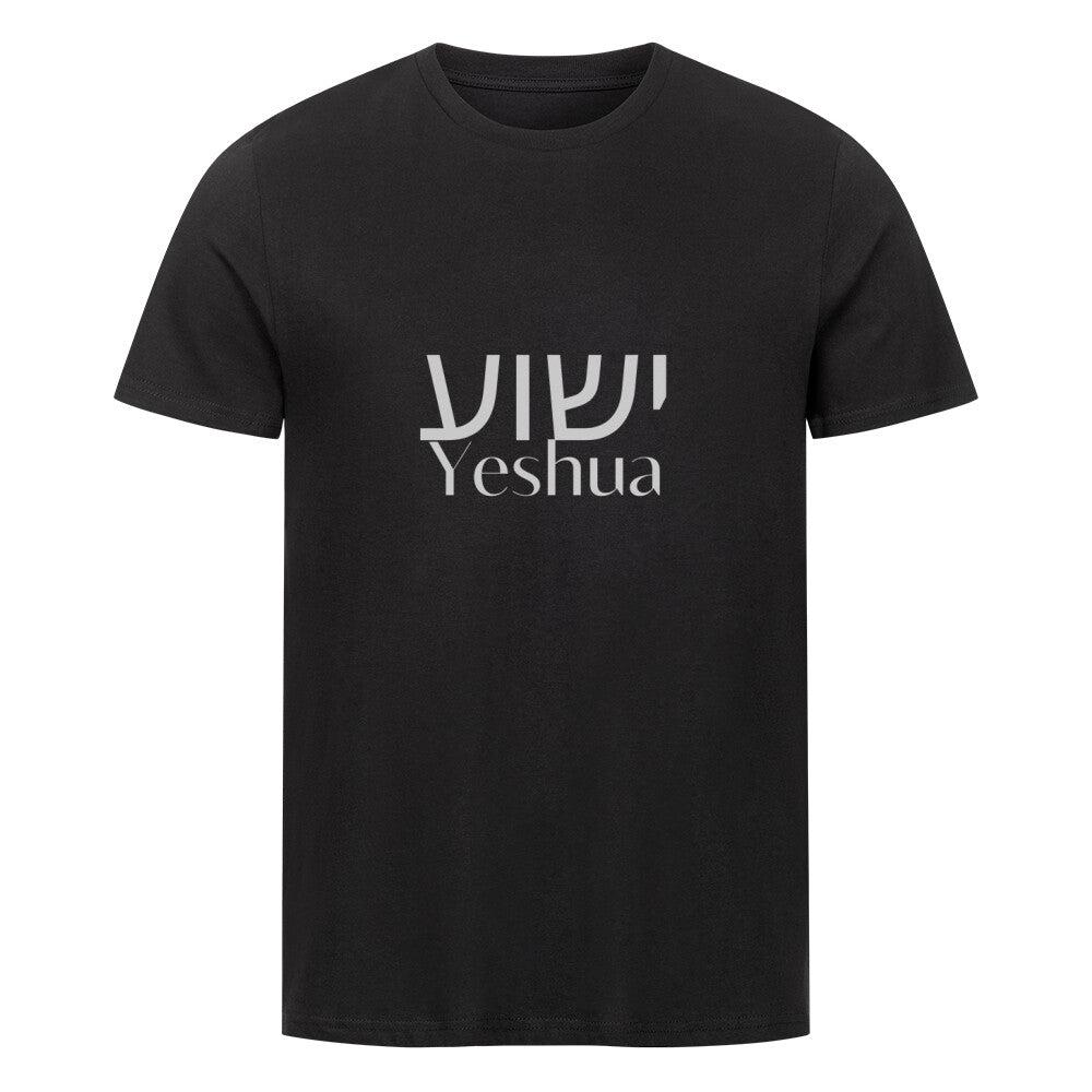 christliches T-Shirt mit einem Unisex-Schnitt in schwarz aus 100 % Bio-Baumwolle auf der Vorderseite mittig auf der Brust "Yeshua" und darüber Yeshua in hebräisch. Erhältlich in den Größen S bis 4XL