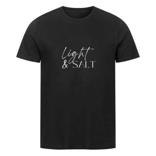 christliches T-Shirt mit einem Unisex-Schnitt in schwarz aus 100 % Bio-Baumwolle mittig auf der Brust "Light & Salt". Erhältlich in den Größen S bis 4XL